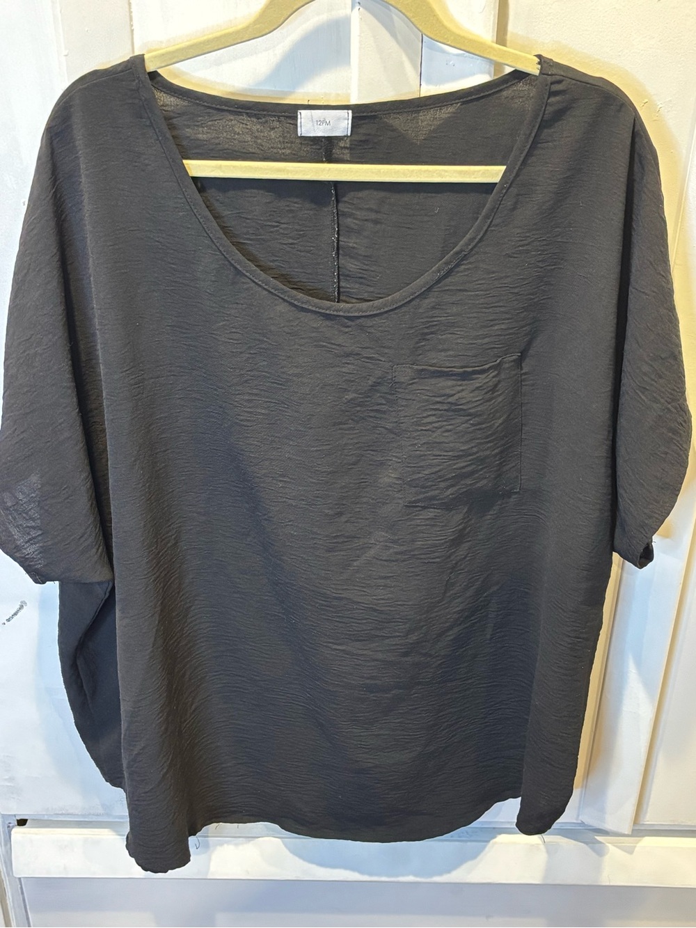 Boxy Scoop Neck Women’s Top in black